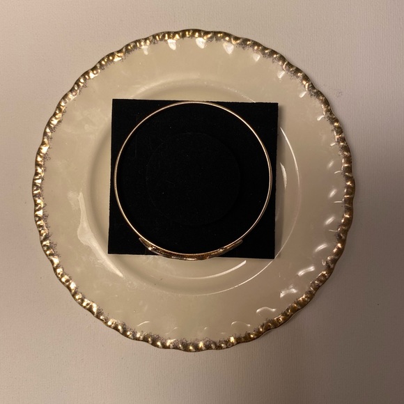 COPY - 💛 Last one!  Beautiful gold ish tone feather bangle. - Picture 4 of 7